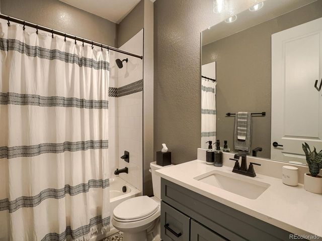 22188 E Tufts Dr, Aurora, CO 80015