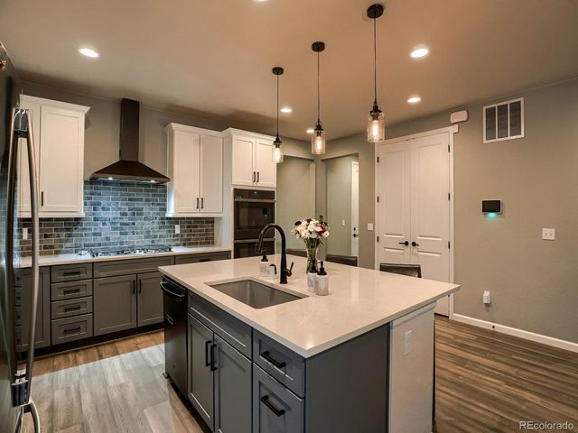 22188 E Tufts Dr, Aurora, CO 80015