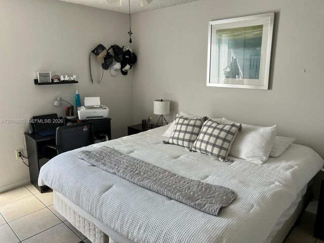 7125 NW 186th St B502, Hialeah, FL 33015