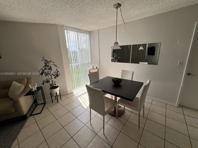 7125 NW 186th St B502, Hialeah, FL 33015