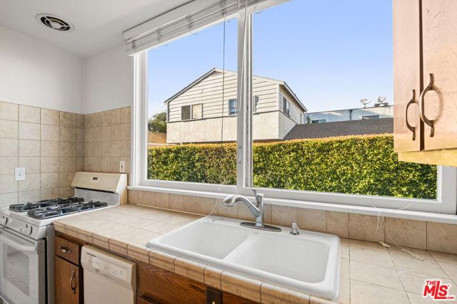 1621 Manning Avenue, Los Angeles, CA 90024