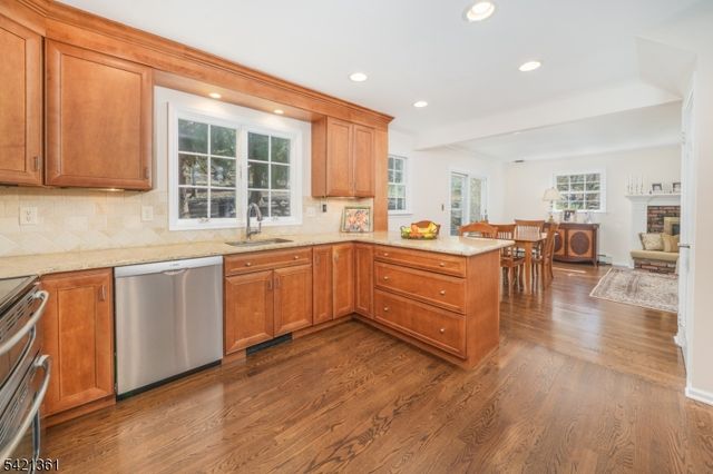 126 Wentworth Dr, Berkeley Heights Twp., NJ 07922