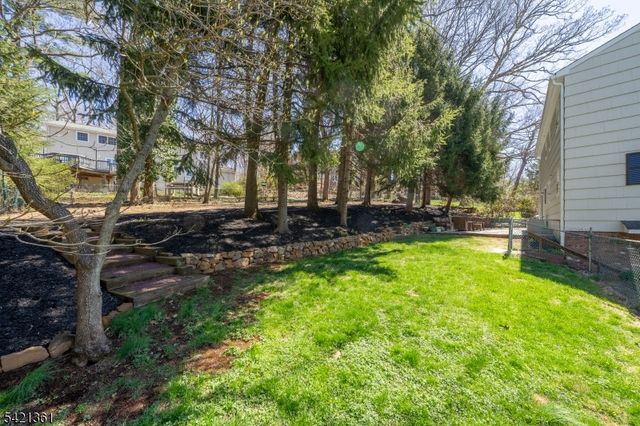 126 Wentworth Dr, Berkeley Heights Twp., NJ 07922