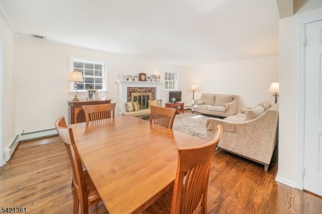 126 Wentworth Dr, Berkeley Heights Twp., NJ 07922