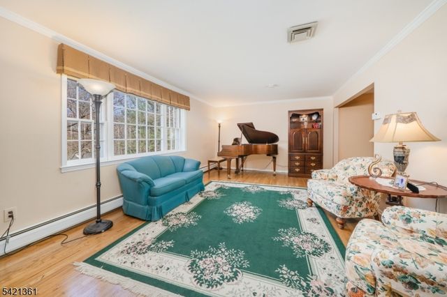 126 Wentworth Dr, Berkeley Heights Twp., NJ 07922