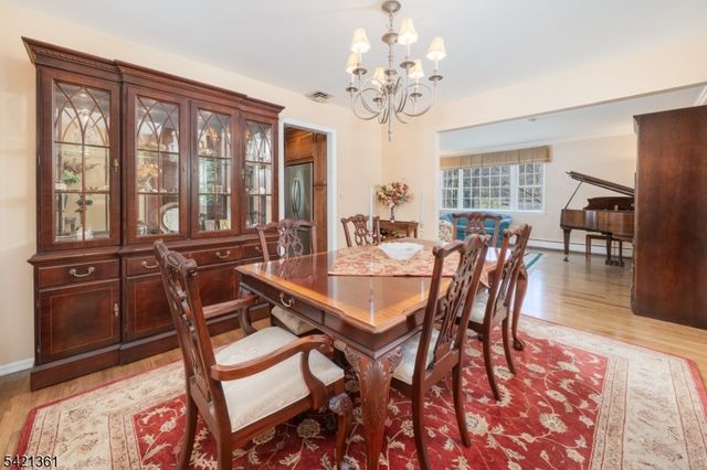 126 Wentworth Dr, Berkeley Heights Twp., NJ 07922