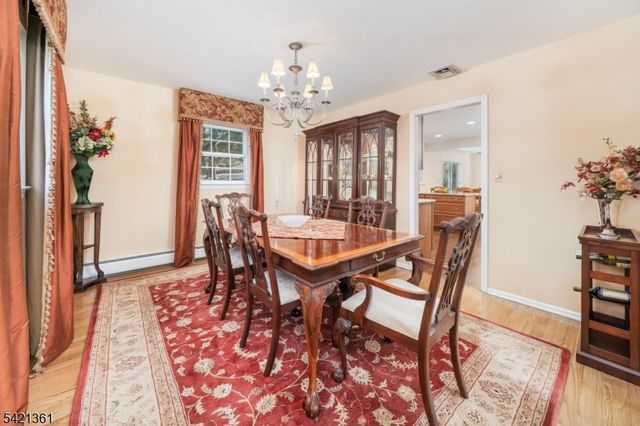 126 Wentworth Dr, Berkeley Heights Twp., NJ 07922