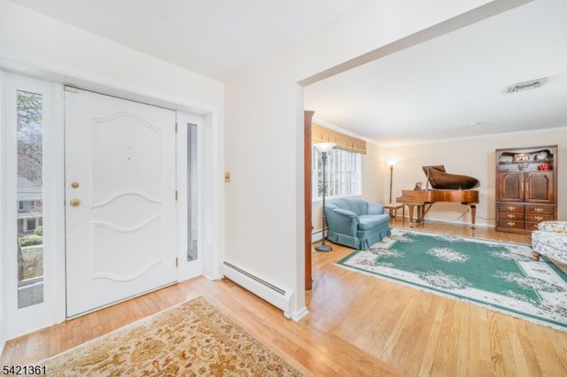 126 Wentworth Dr, Berkeley Heights Twp., NJ 07922