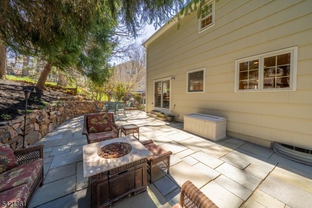 126 Wentworth Dr, Berkeley Heights Twp., NJ 07922