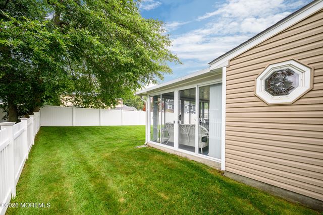 10 Petal Patch Trail, Howell, NJ 07731