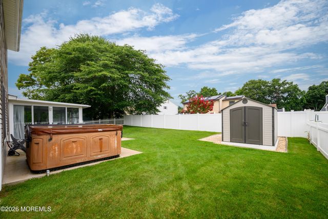 10 Petal Patch Trail, Howell, NJ 07731