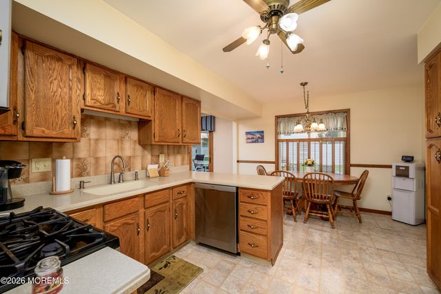 10 Petal Patch Trail, Howell, NJ 07731