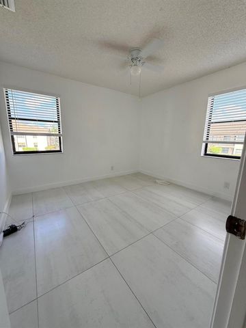 7714 Tahiti Lane 203, Lake Worth, FL 33467