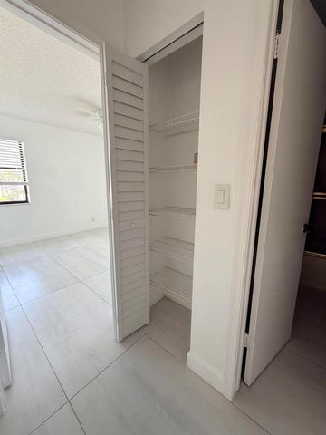 7714 Tahiti Lane 203, Lake Worth, FL 33467