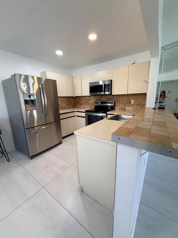7714 Tahiti Lane 203, Lake Worth, FL 33467