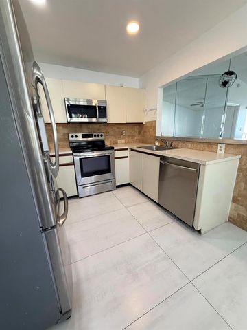 7714 Tahiti Lane 203, Lake Worth, FL 33467