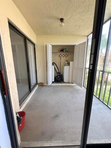 7714 Tahiti Lane 203, Lake Worth, FL 33467