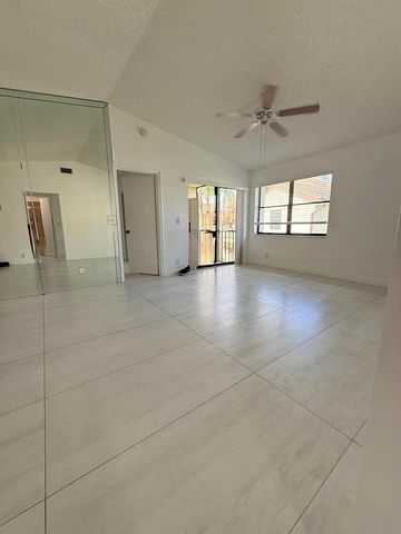 7714 Tahiti Lane 203, Lake Worth, FL 33467
