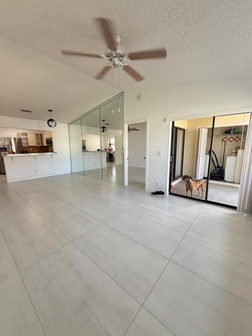 7714 Tahiti Lane 203, Lake Worth, FL 33467