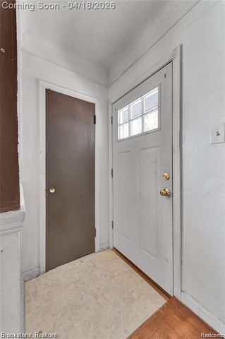 6251 Stahelin Avenue, Detroit, MI 48228