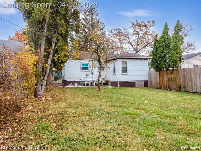 6251 Stahelin Avenue, Detroit, MI 48228