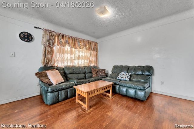 6251 Stahelin Avenue, Detroit, MI 48228