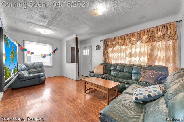 6251 Stahelin Avenue, Detroit, MI 48228