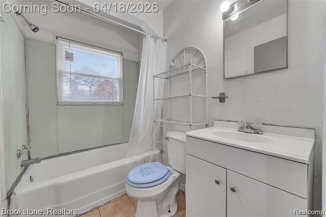 6251 Stahelin Avenue, Detroit, MI 48228