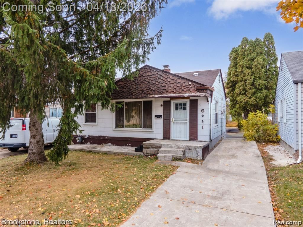 6251 Stahelin Avenue, Detroit, MI 48228