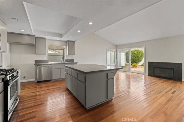 24821 Hon Avenue, Laguna Hills, CA 92653