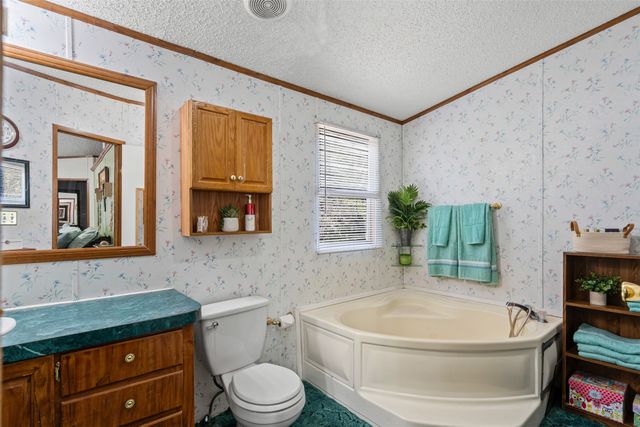 402 Silver Acres Road, Azle, TX 76020