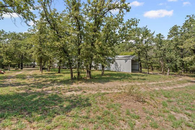 402 Silver Acres Road, Azle, TX 76020