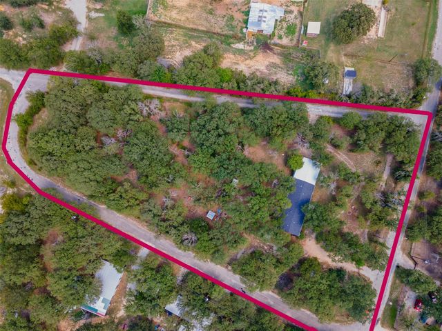 402 Silver Acres Road, Azle, TX 76020