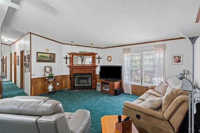 402 Silver Acres Road, Azle, TX 76020