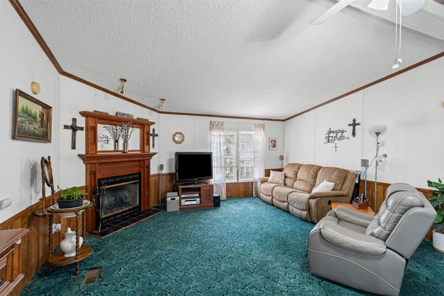 402 Silver Acres Road, Azle, TX 76020