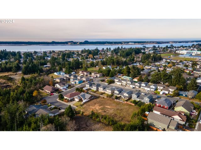 Fulton Ave 312, Coos Bay, OR 97420