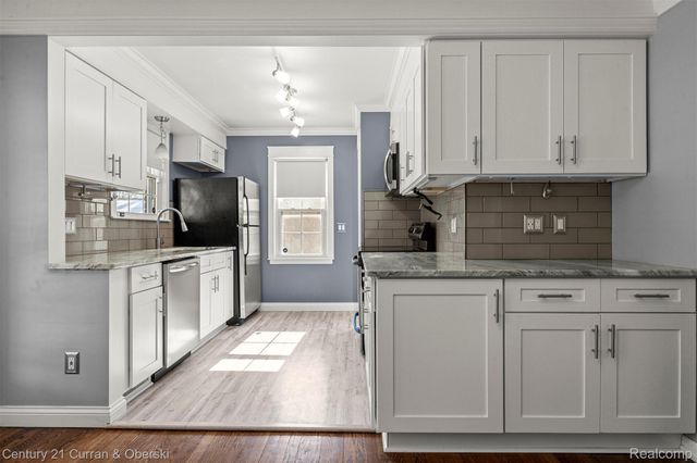 2260 Ellwood Avenue, Berkley, MI 48072