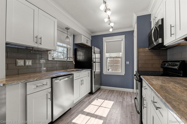 2260 Ellwood Avenue, Berkley, MI 48072