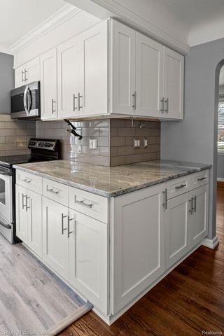 2260 Ellwood Avenue, Berkley, MI 48072