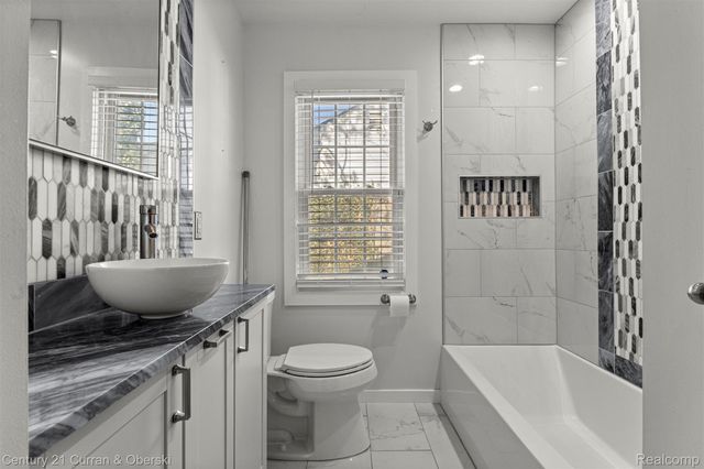 2260 Ellwood Avenue, Berkley, MI 48072