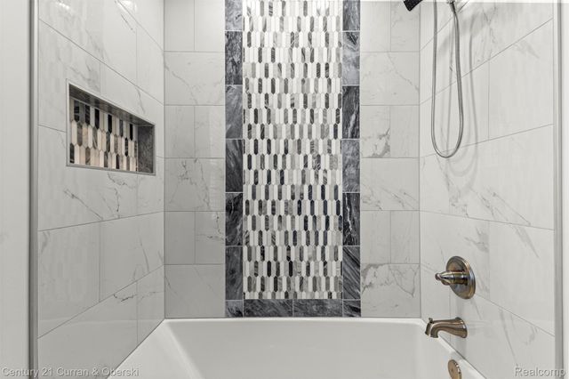 2260 Ellwood Avenue, Berkley, MI 48072