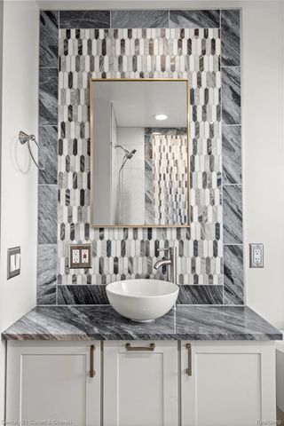 2260 Ellwood Avenue, Berkley, MI 48072