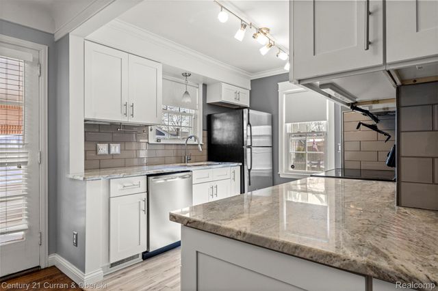 2260 Ellwood Avenue, Berkley, MI 48072