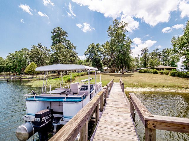 1033 Summerford Lane, Manning, SC 29102