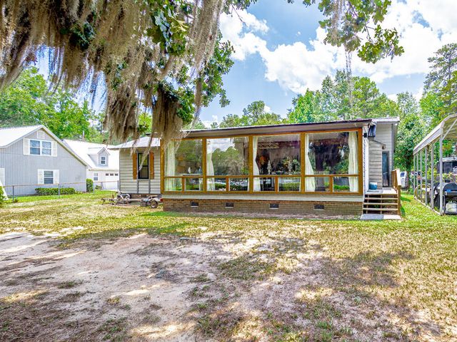 1033 Summerford Lane, Manning, SC 29102