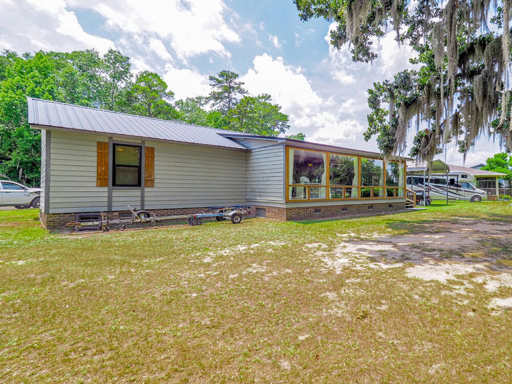 1033 Summerford Lane, Manning, SC 29102
