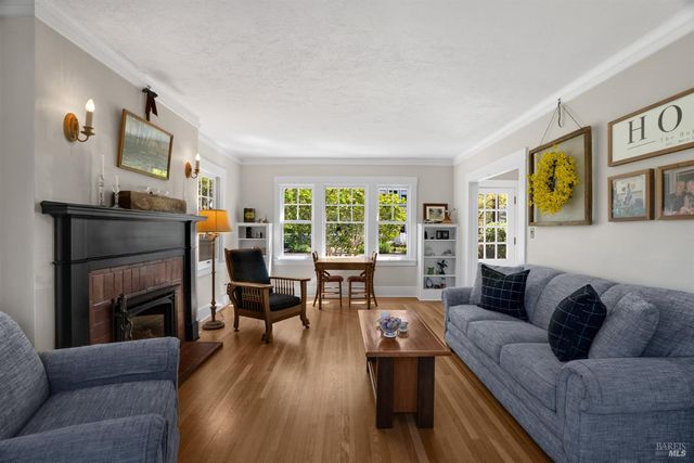 931 Humboldt St, Santa Rosa, CA 95404