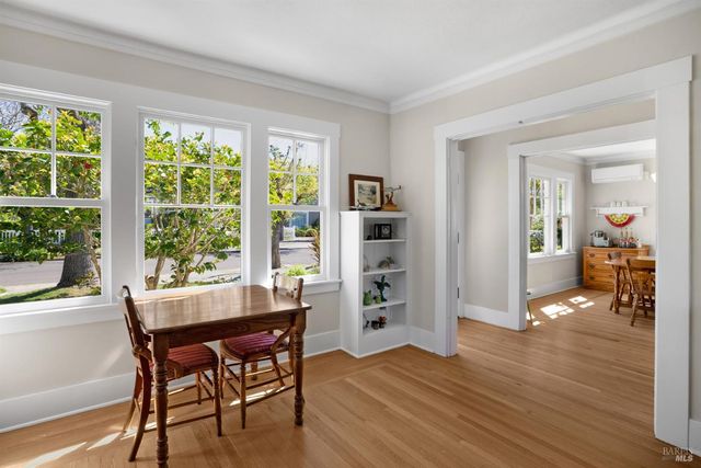 931 Humboldt St, Santa Rosa, CA 95404