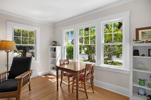 931 Humboldt St, Santa Rosa, CA 95404