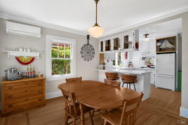 931 Humboldt St, Santa Rosa, CA 95404